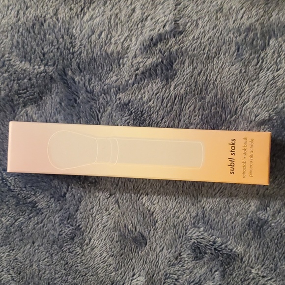 Subtl Beauty Staks " Stak brush bff" retractable travel brush - Picture 3 of 4
